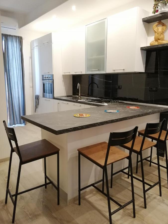 Apartamento Love Mirrors And Flowers - Affitti Brevi Italia Bari Exterior foto